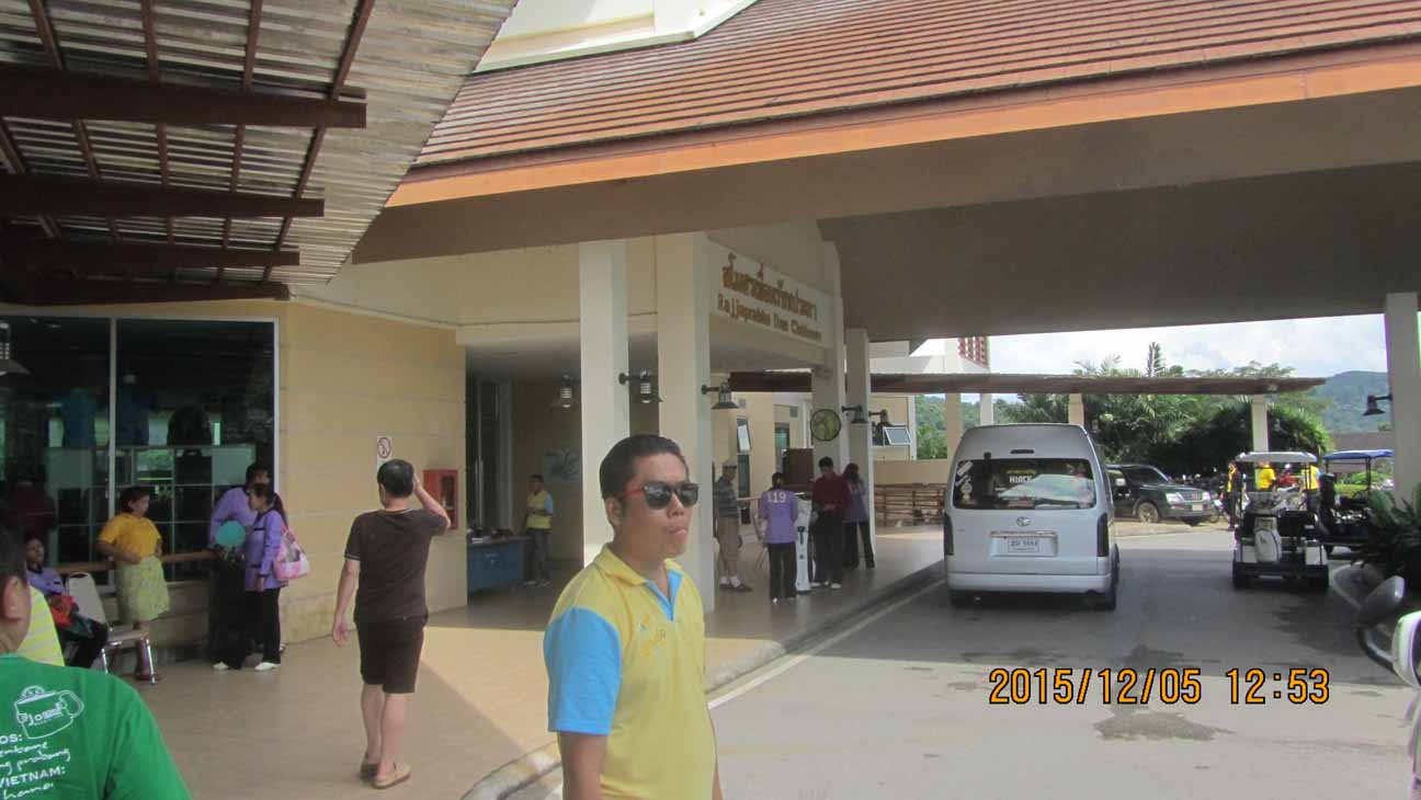 Lunch_at_Buaphud 01.JPG 95.9K
